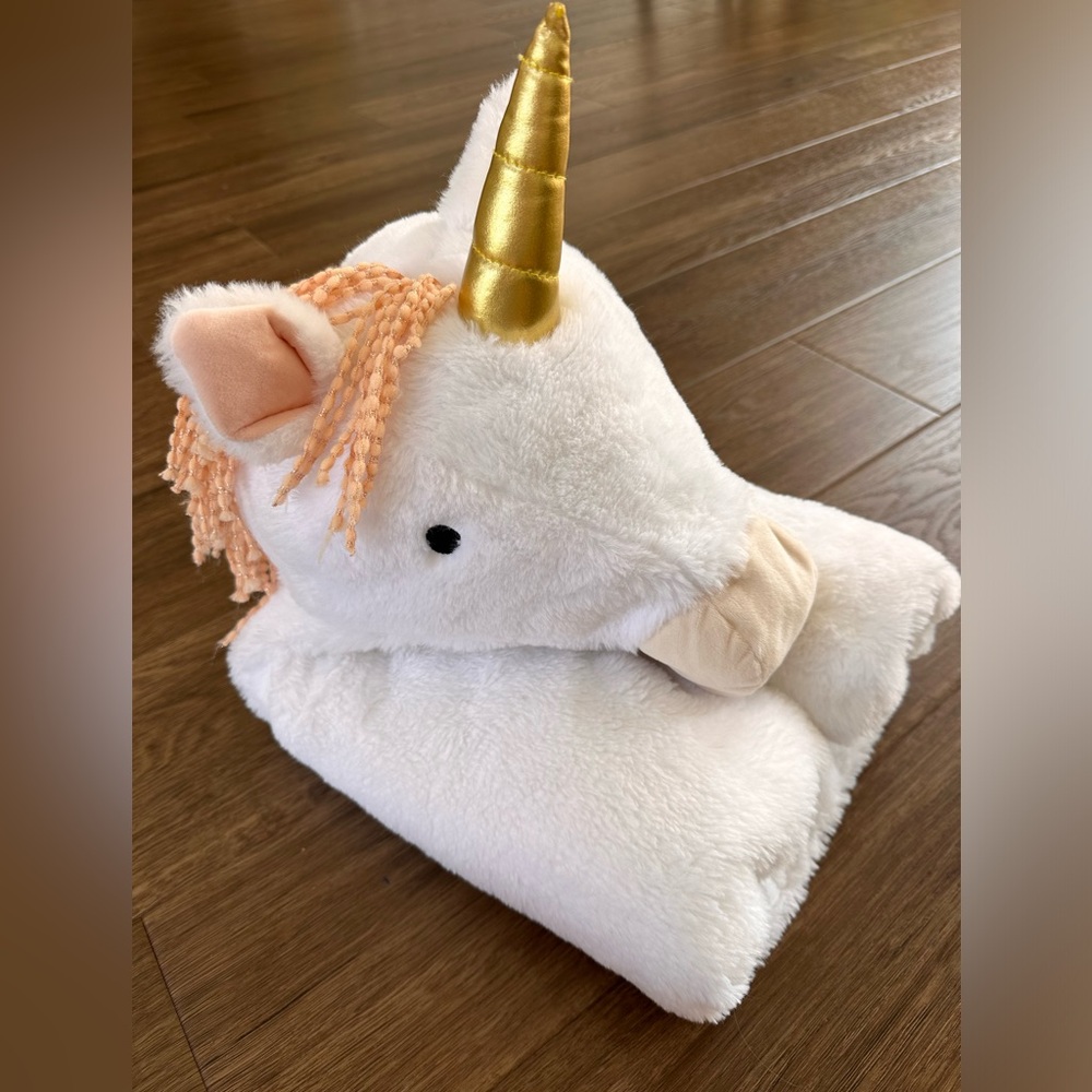 Like New Unicorn Hooded Blanket by PillowFort